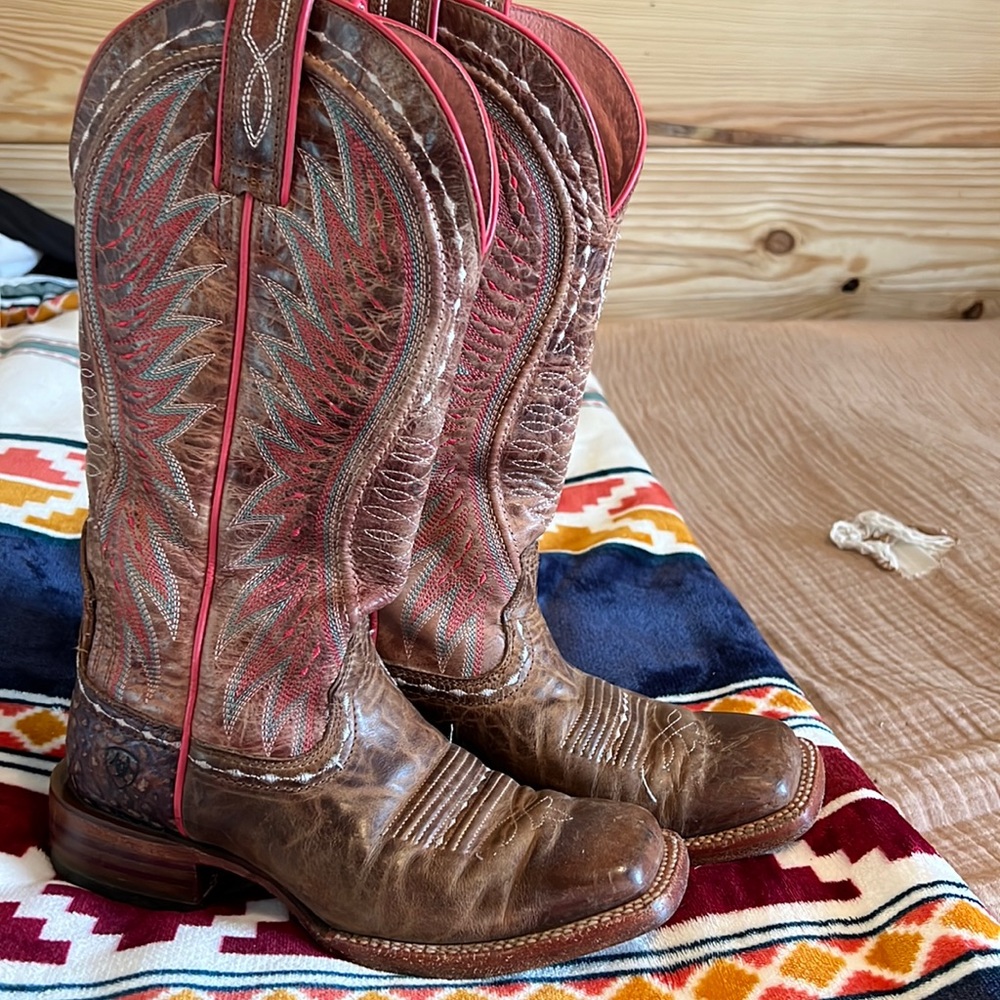 Ariat women’s boots size 6